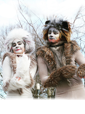 Cats on stilts